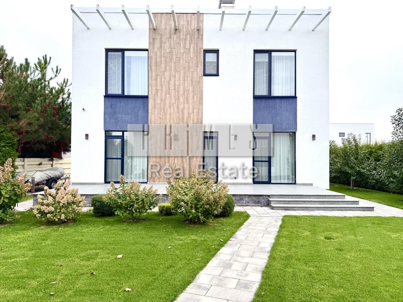 Modern façade and lawn